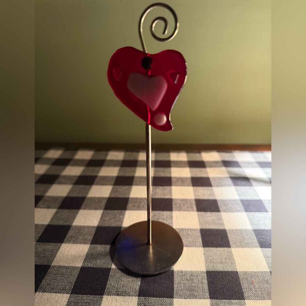 Red Heart Photo Holder